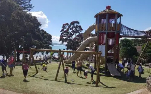 Takapuna Beach Accommodation