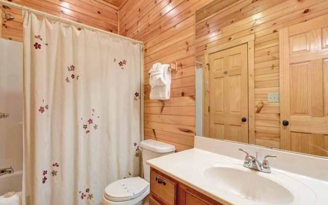Pine Tree Lodge - Eight Bedroom Cabin