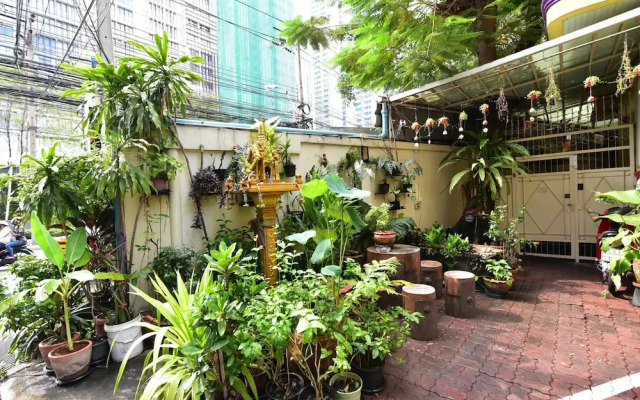 101 Sukhumvit Service Apartment