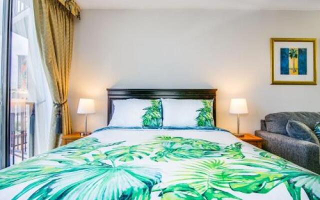 Palms Waikiki 220 Studio Apts
