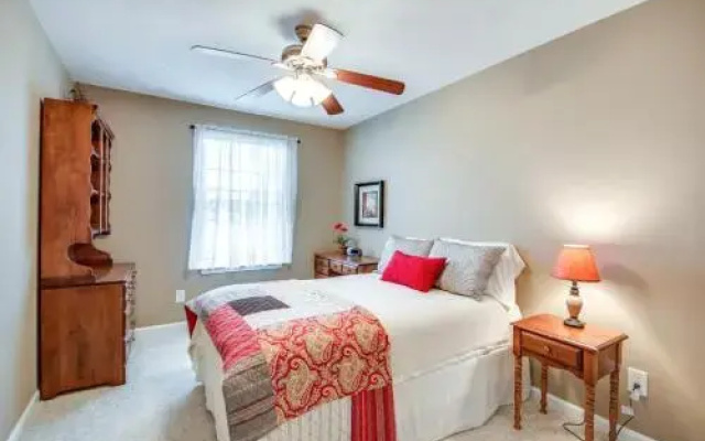 3BR Gated Nashville Townhouse by RedAwning
