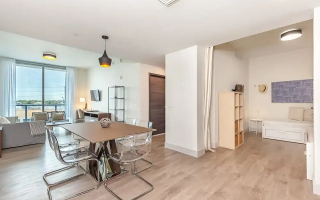Costa Hollywood Condos by Ammos VR