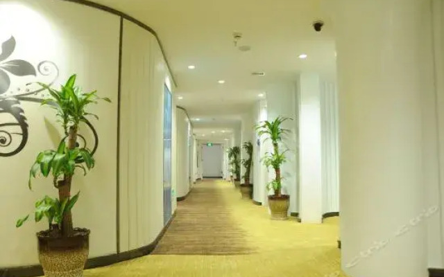 H Exquisite Hotel