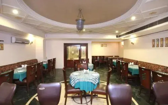OYO 1898 Hotel Aditya