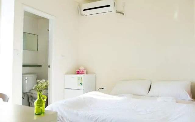 18 Private Hostel