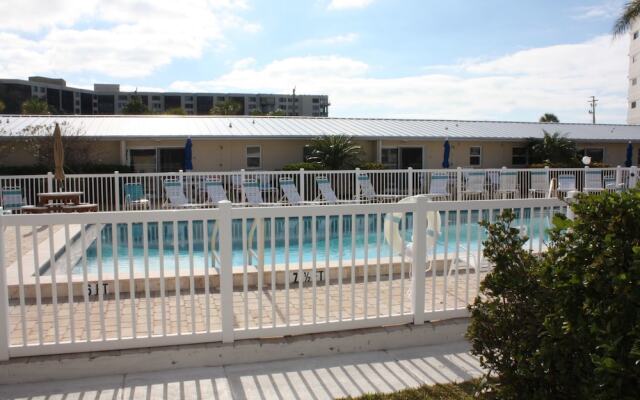 Jamaica Royale - 010 - 2 Br Condo