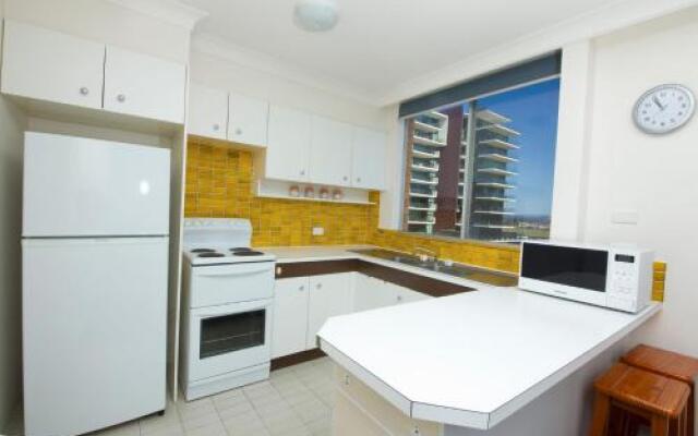 Beachpoint, Unit 303, 28 North Street