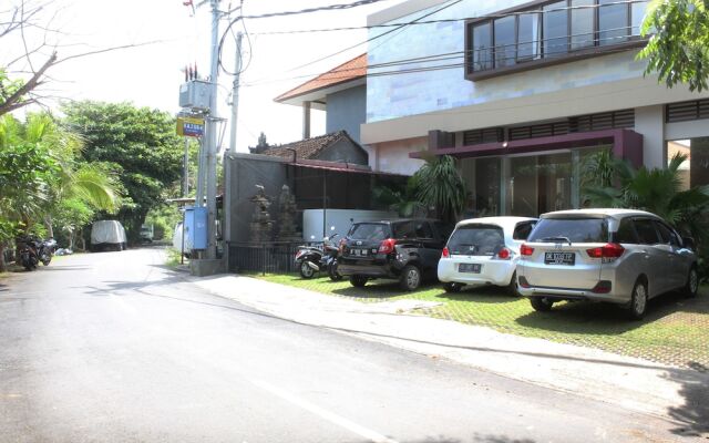 Airy Seminyak Eka Laweya 8 Kuta Bali