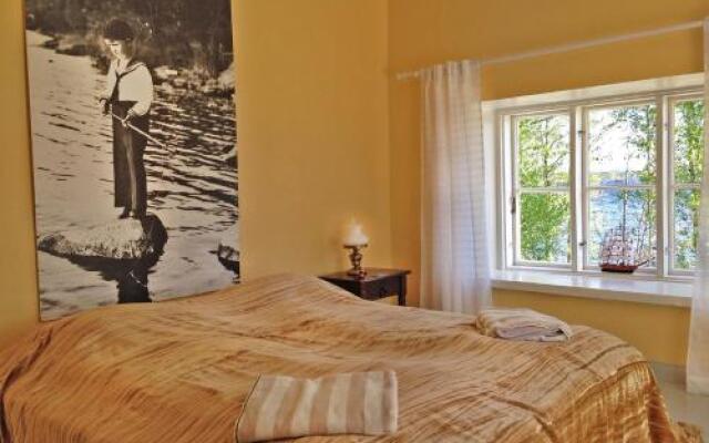 Paksuniemen Majatalo