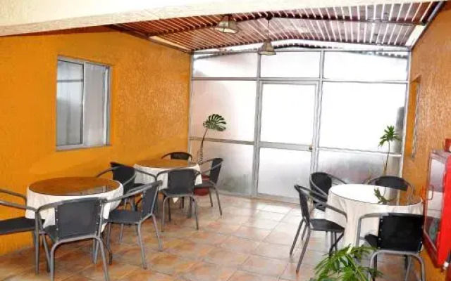Hotel De Carlos
