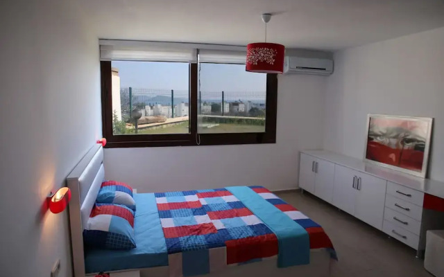 Important Group Villa Royal