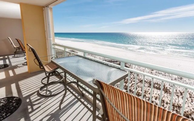 Pelican Isle 504 by RedAwning