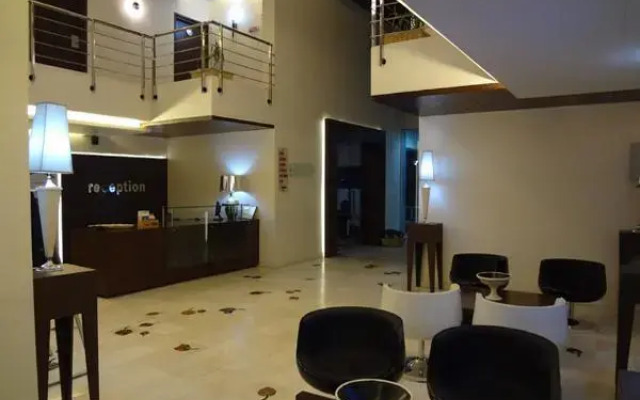 Hotel Arch Inn