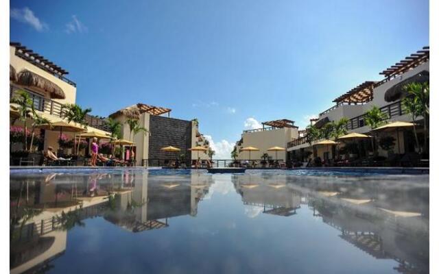 Deluxe Family Comfort Balcony Room With Pool Playacar Ii