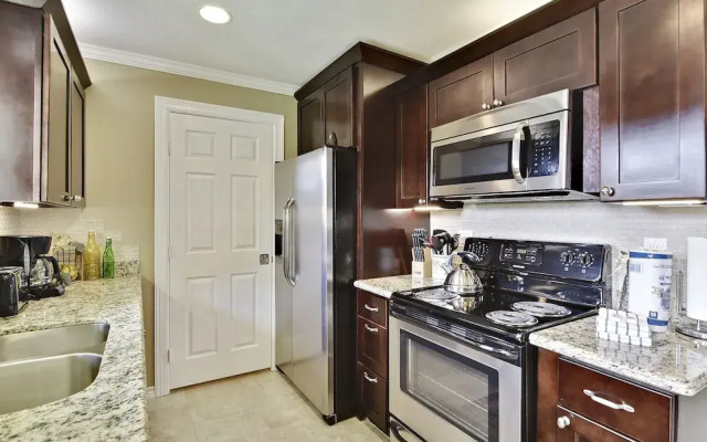 Dawn 935 - 1 Br Condo