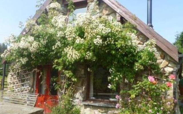 Bwythynod Helmau Cottages