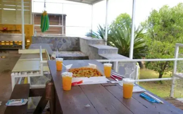 Pension Yellow House