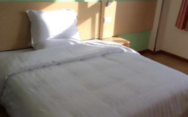 7 Days Inn Dezhou Qihe Keyun Zhongxin Branch