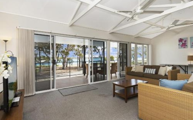Waterfront Retreat with room for a boat - Welsby Pde, Bongaree – Balcony – Bongaree