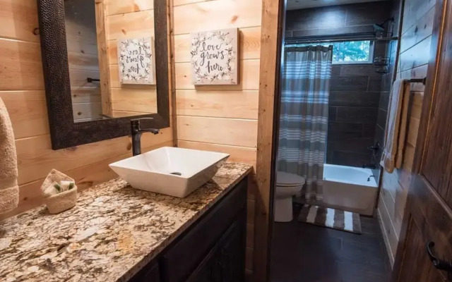 Gather Round Lodge - 3 Br Cabin