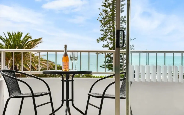 2 BDRM Beach Apartment BILGOLA4