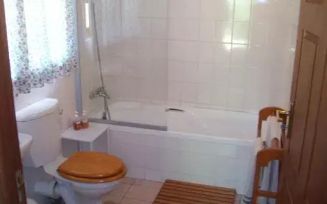 Oaktree Lodge Guest House