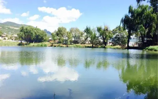 Lijiang Lake House