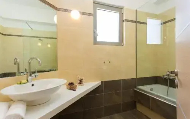 Deluxe Villa Ianthos - Outdoor Hot Tub & Kids Pool