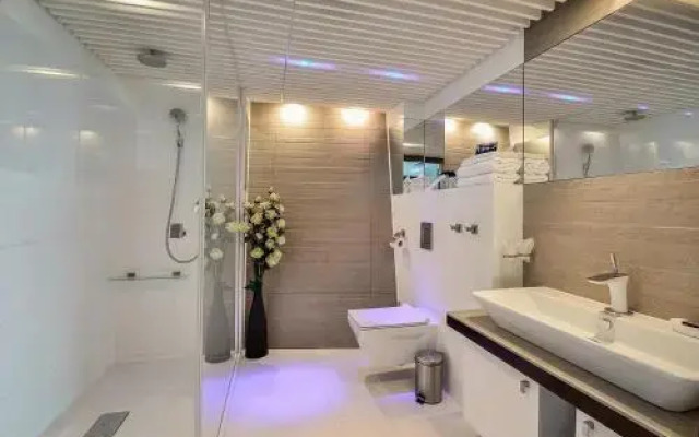 Marine Exclusive