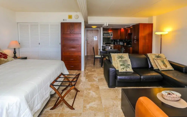 Ilikai 1308 - Studio Condo