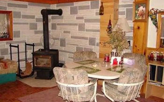 Happy Landing Lodge