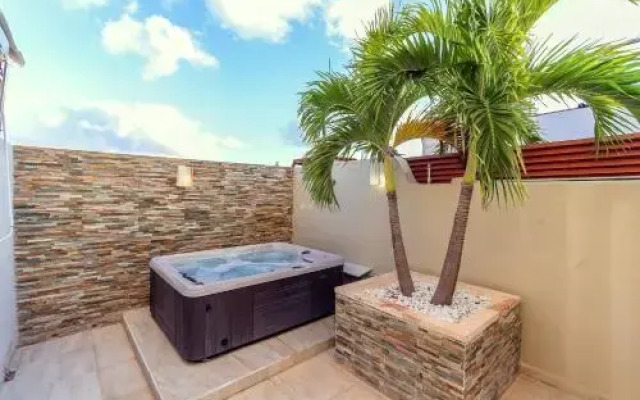 Las Olas downtown Condos by Playa Paradise