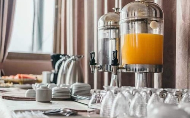 Sunrise Hotel