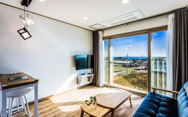 Seogwipo J Cube Pension
