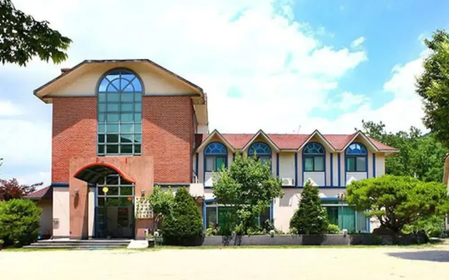 Pocheon Deulbab Garden Pension
