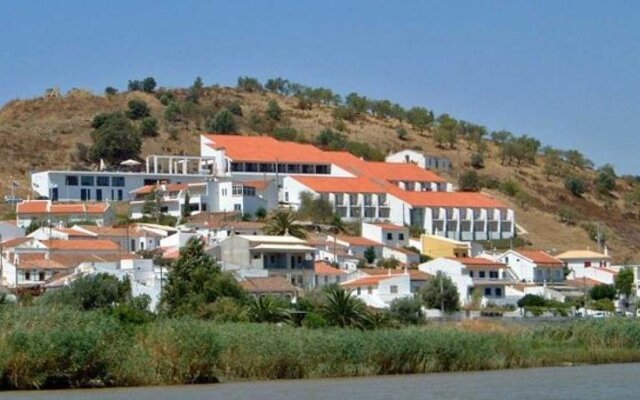 Guerreiros do Rio River Hotel