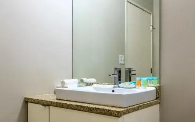 Stay Alfred at Flats East