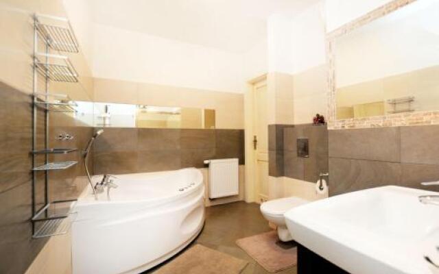 City Art Dom W Grzybowie