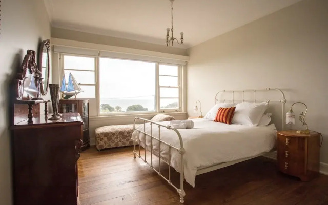 Mornington Bayside Pearl