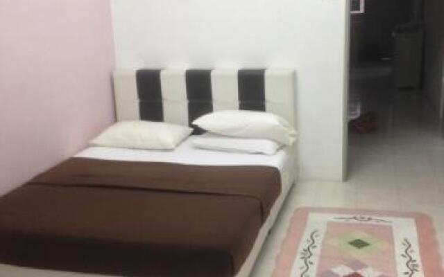 Homestay Husna Ipoh Station 18