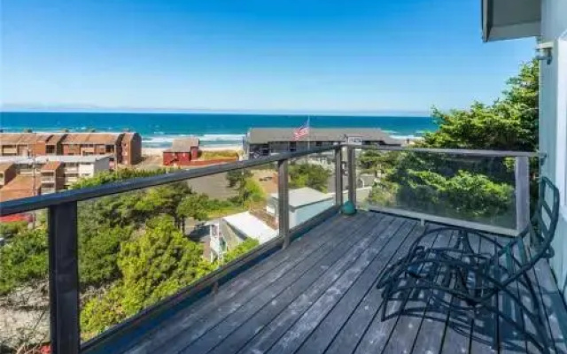 Gull - 2 Br home by RedAwning