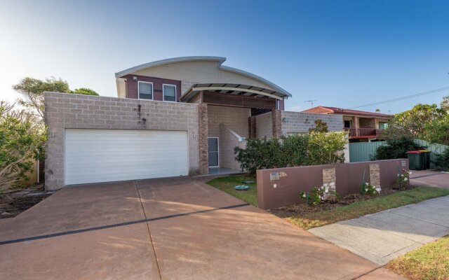 Boulder Bay Rd 28a - Fingal Bay