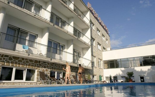 Art & Fit Hotel Kikelet