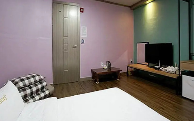 Apple farm stay