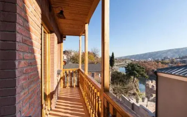 Sunny Day's Tbilisi