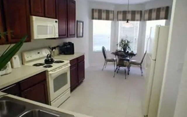 Basnett Villa 7795