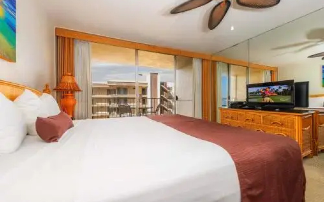 Royal Kahana #911 2 Bedroom Condo by RedAwning