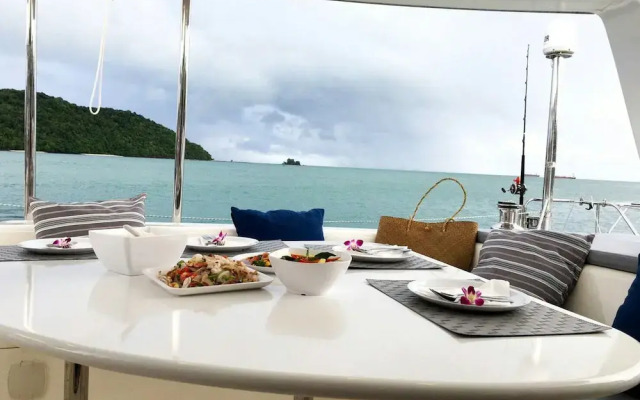 Discover Catamaran Phuket - LAGOON440