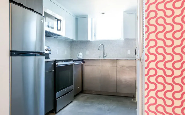 Playful 1BR Hillcrest Suites by Sonder