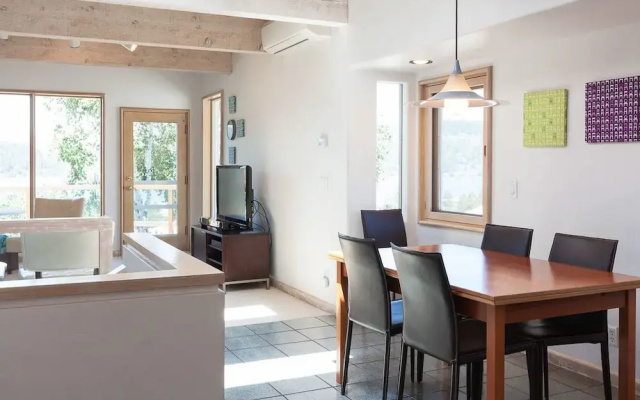 Riverdell Condo feature Floor Heating and Gas Grill by RedAwning